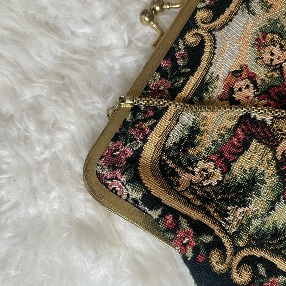 VINTAGE VICTORIAN TAPESTRY CLUTCH